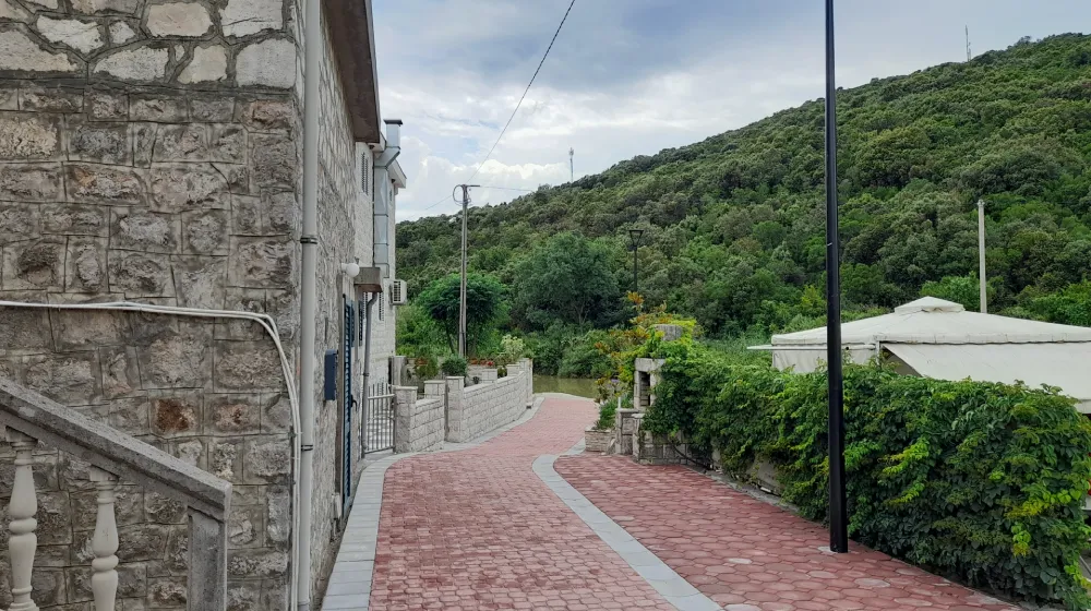 Professional supervision of the construction and landscaping of the promenade at Jaz beach, Budva