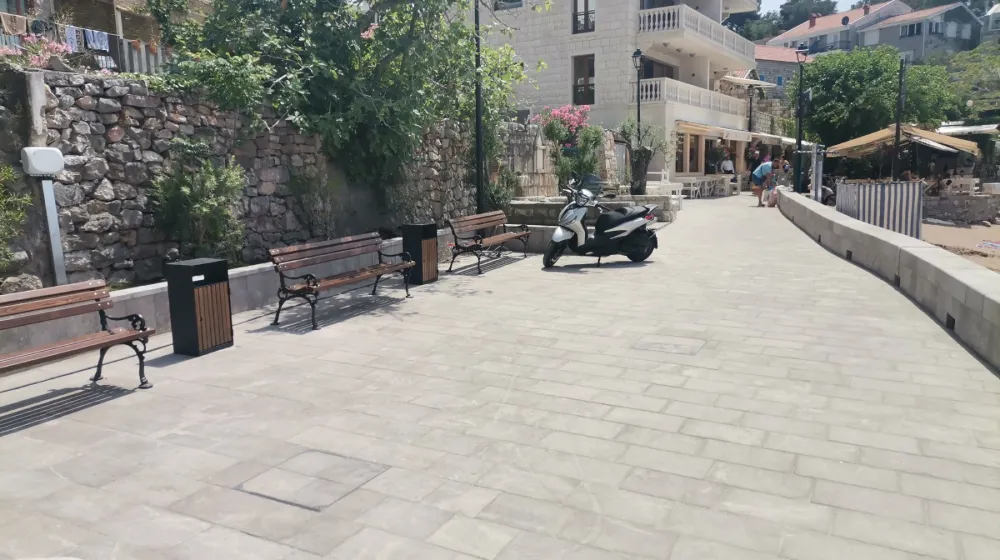 Professional supervision of surface landscaping works at the seafront in Pržno, Budva