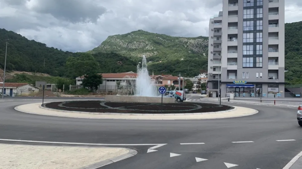 Supervisione tecnica sulla costruzione della rotatoria stradale con fontana a Budva