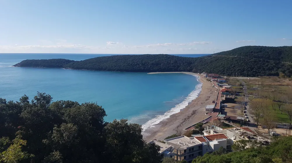 Progetto principale del frangiflutti sulla spiaggia Jaz-Budva