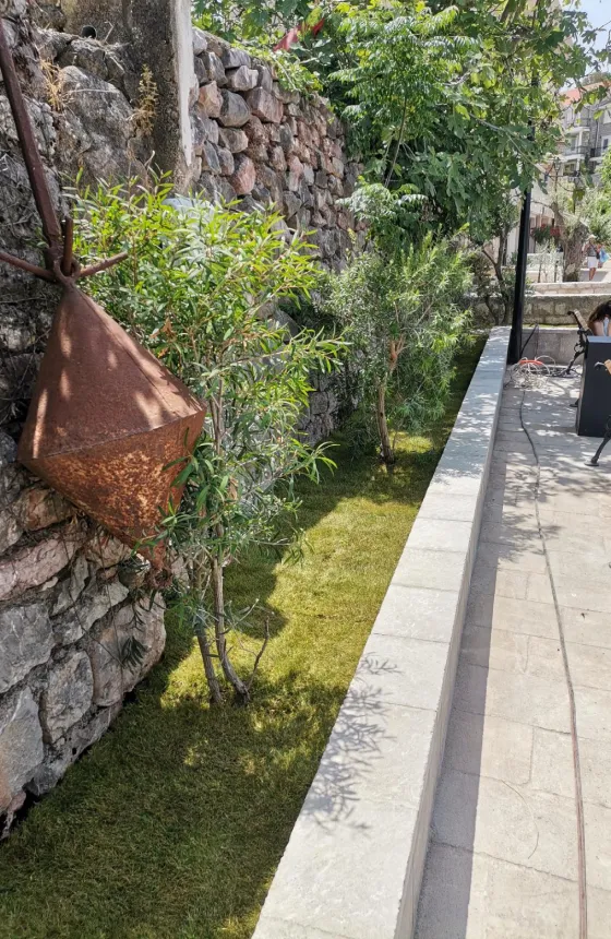 Supervisione tecnica dei lavori di sistemazione della riva a Pržno, Budva
