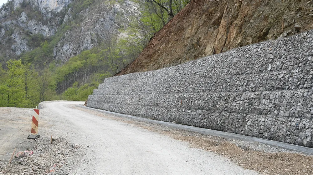 Redazione del progetto principale della strada Bistrica – monastero Podvrh, lunghezza circa 6 km, nel Comune di Bijelo Polje